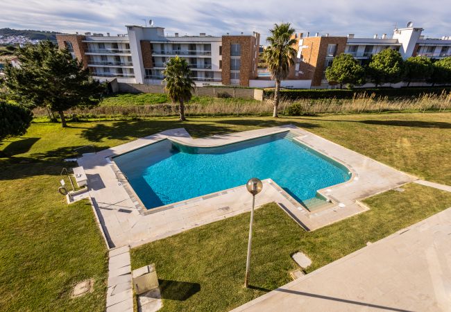 Apartamento em São Martinho do Porto - Estrela do Mar - Com vista para a piscina  Apartamento em São Martinho do Porto - Estrela do Mar - Com vista para a piscina