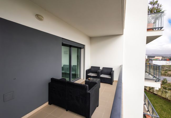 Apartamento em São Martinho do Porto - Wave of happiness- Com vista para a piscina  Apartamento em São Martinho do Porto - Wave of happiness- Com vista para a piscina