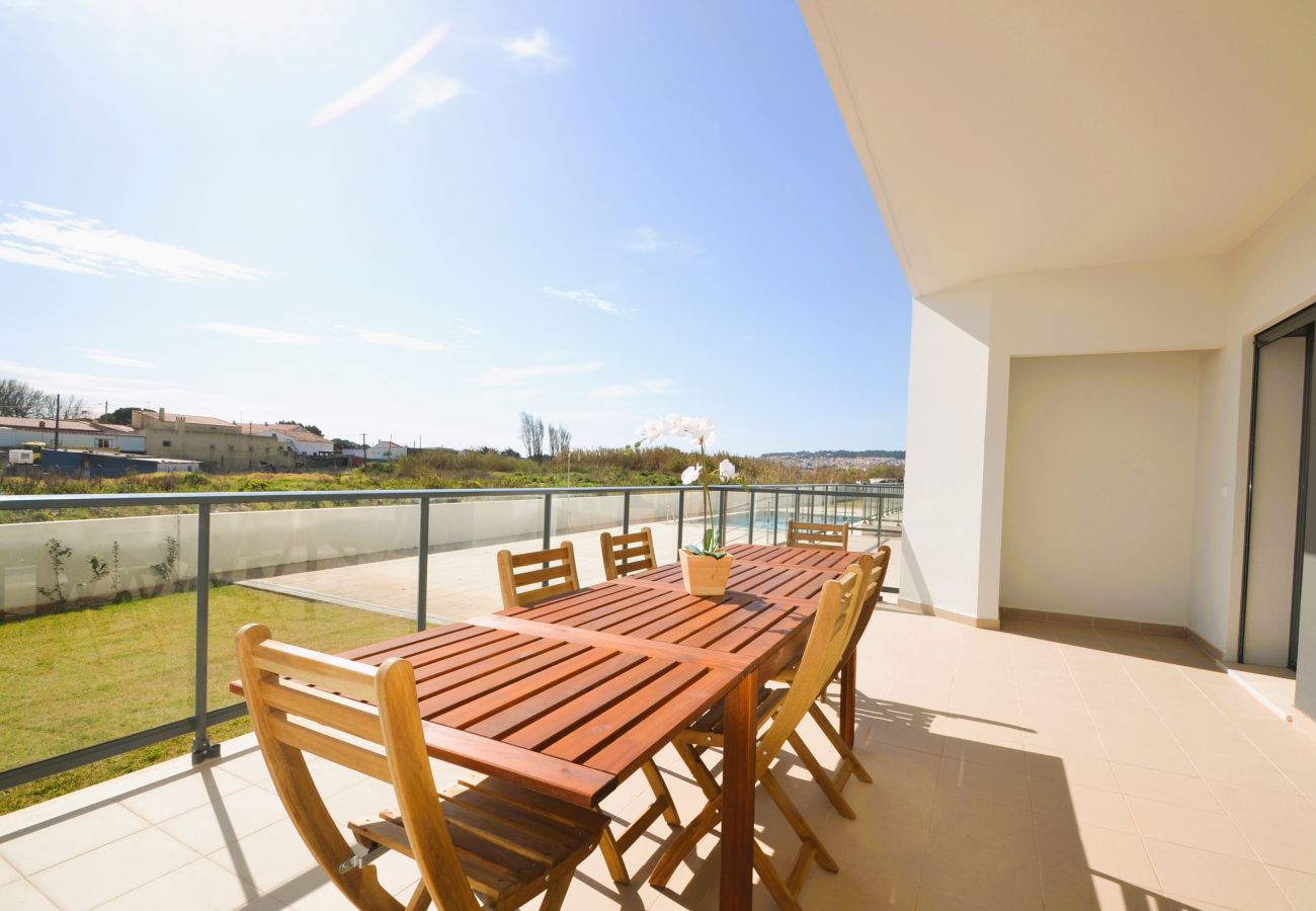 Apartamento em São Martinho do Porto - Mar