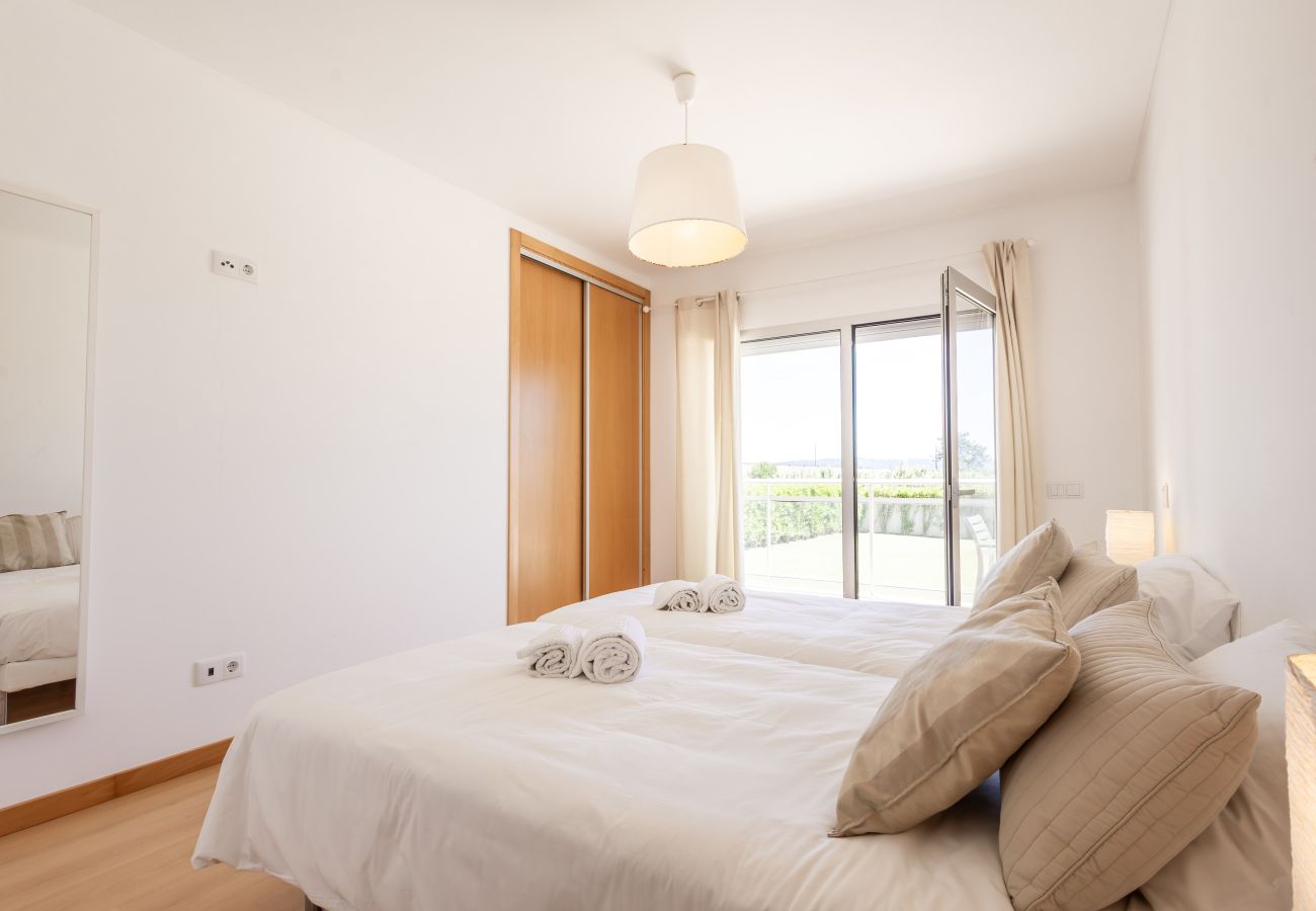 Apartamento em São Martinho do Porto - Carmona A com vista para a piscina