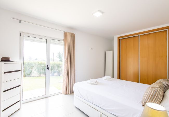 Apartamento em São Martinho do Porto -  Carmen - Vista para o jardim Apartamento em São Martinho do Porto -  Carmen - Vista para o jardim