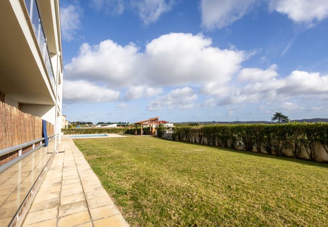 Apartamento em São Martinho do Porto -  Carmen - Vista para o jardim Apartamento em São Martinho do Porto -  Carmen - Vista para o jardim