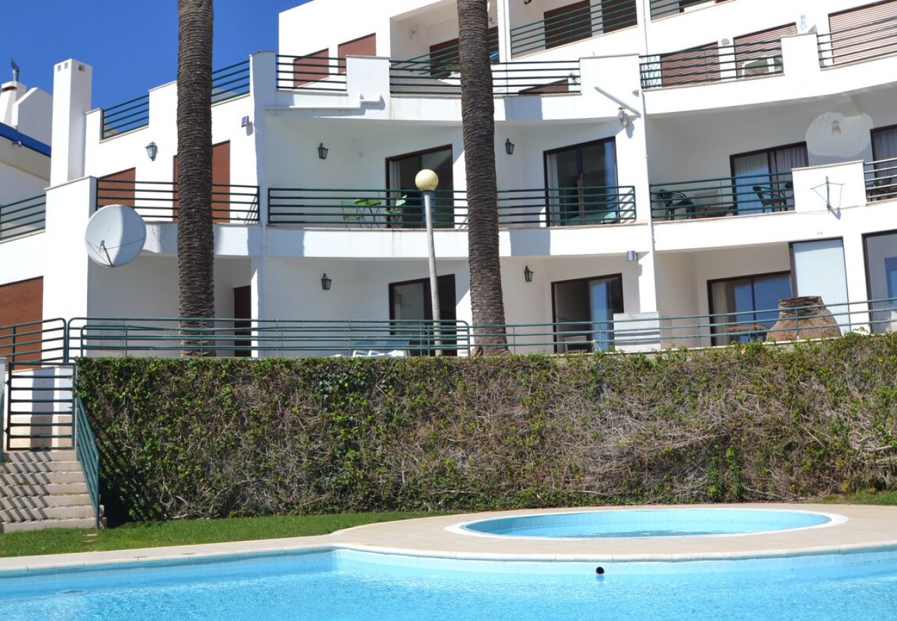 Ferienwohnung in São Martinho do Porto -  Paradise Com vista para a piscina e Baìa