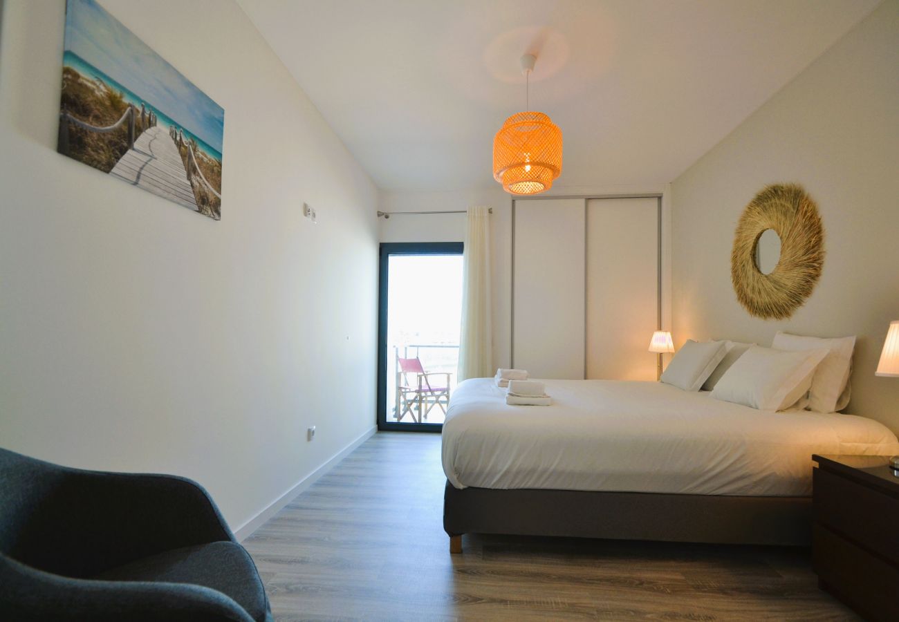 Ferienwohnung in São Martinho do Porto - Sol e mar T3 Apartamento Moderno!