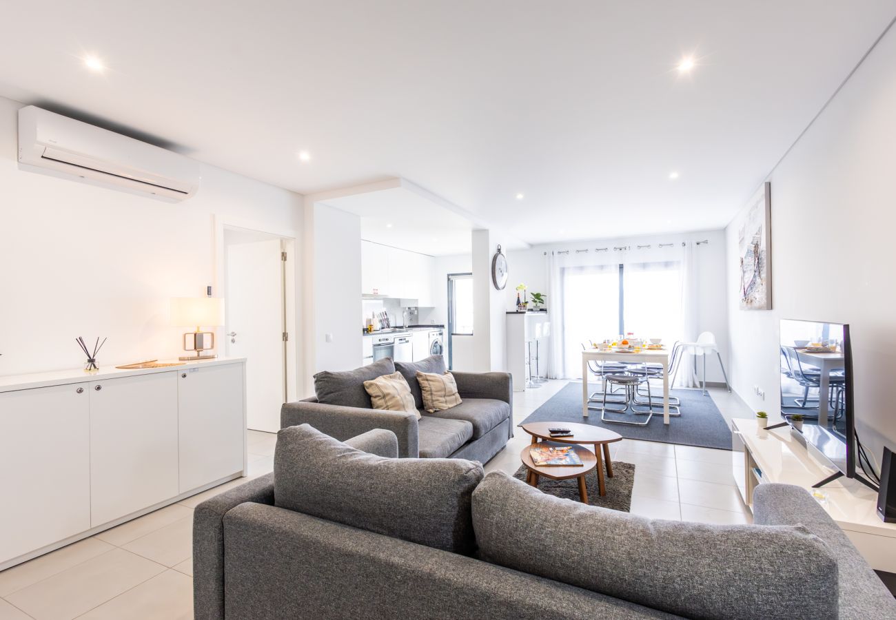 Ferienwohnung in São Martinho do Porto - Sol e mar T3 Apartamento Moderno!