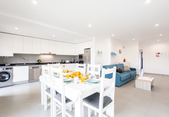 Ferienwohnung in São Martinho do Porto - Wave of happiness- Com vista para a piscina  Ferienwohnung in São Martinho do Porto - Wave of happiness- Com vista para a piscina