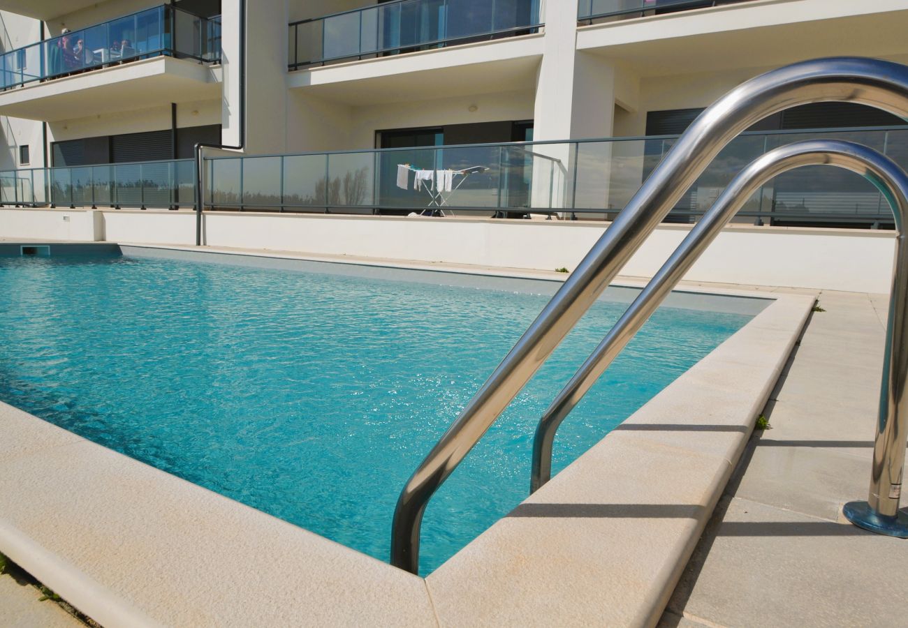 Ferienwohnung in São Martinho do Porto - Wave of happiness- Com vista para a piscina 