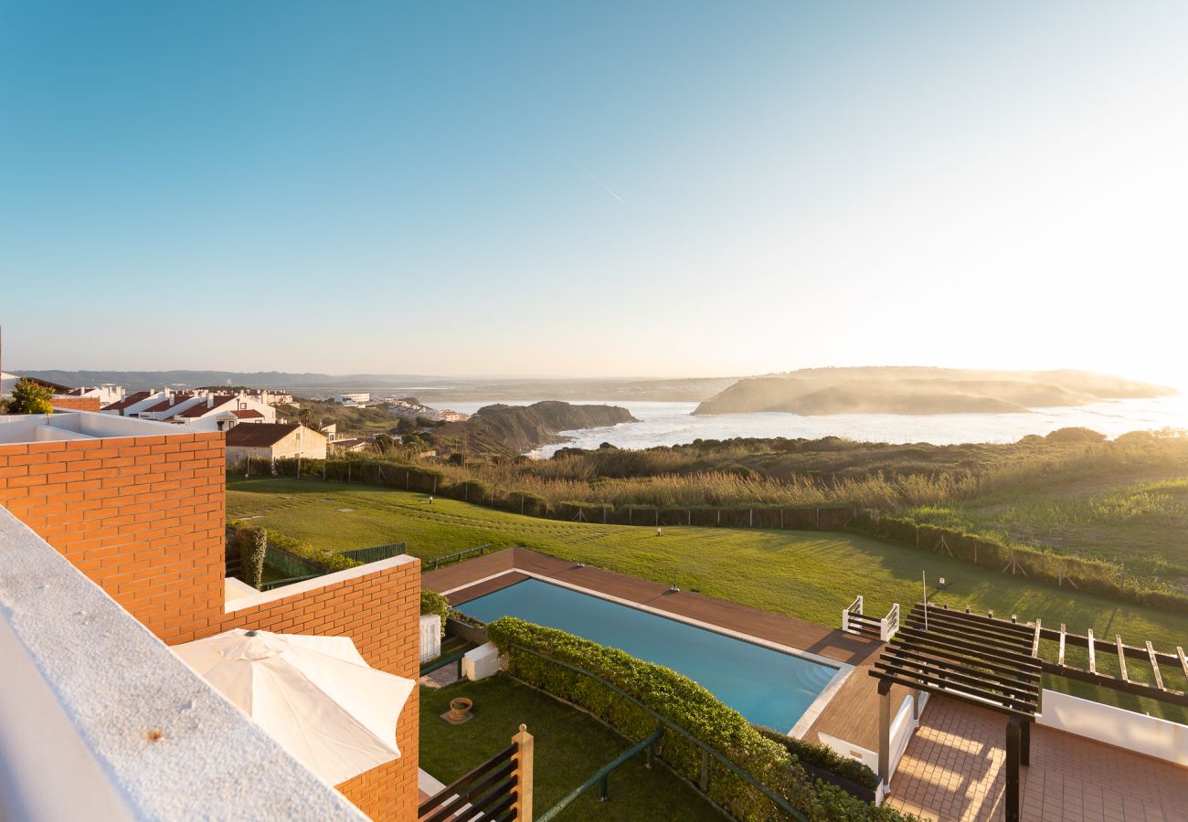 Ferienwohnung in São Martinho do Porto -  Azure- Com vista sobre o Oceano