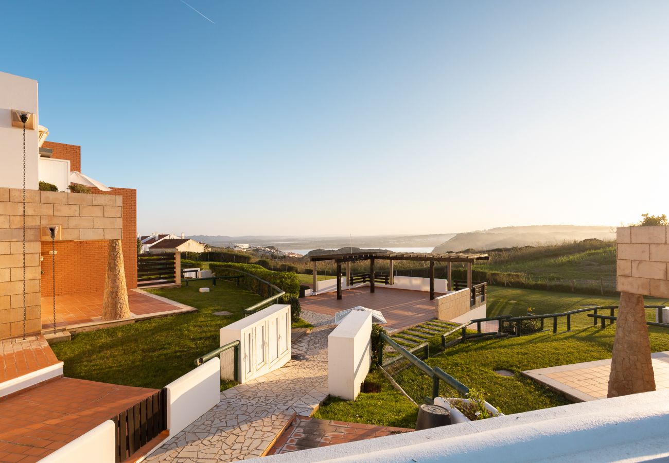 Ferienwohnung in São Martinho do Porto -  Azure- Com vista sobre o Oceano