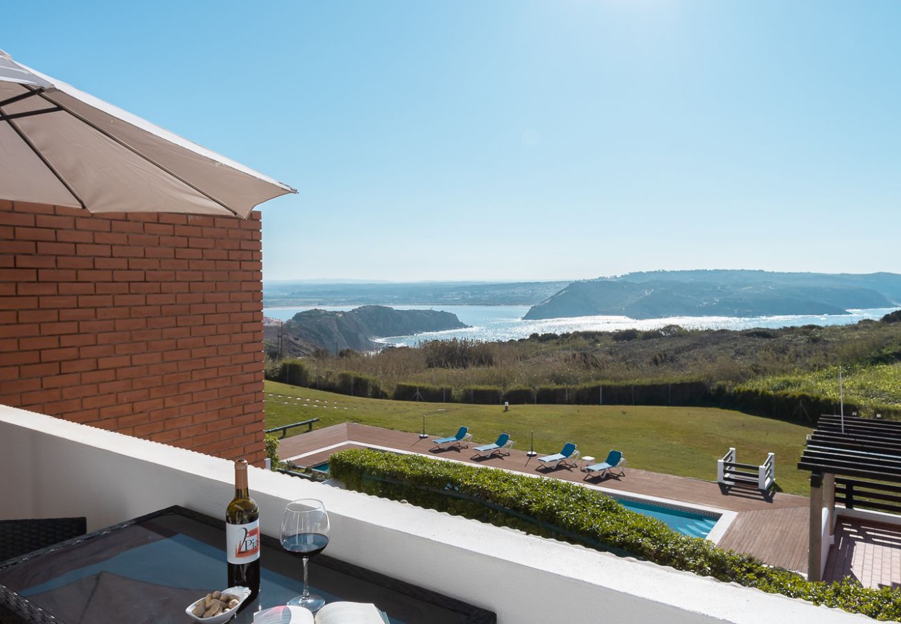 Ferienwohnung in São Martinho do Porto -  Azure- Com vista sobre o Oceano