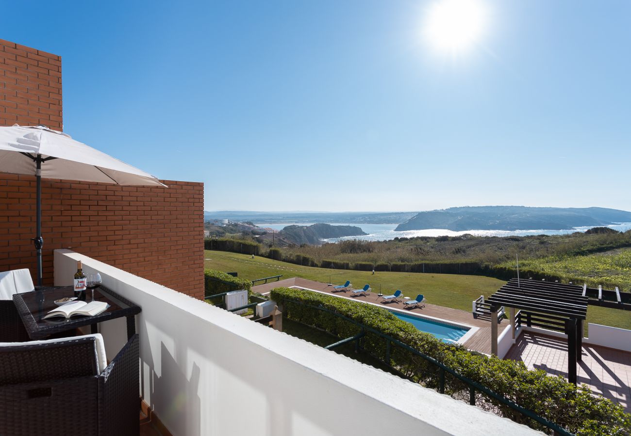 Ferienwohnung in São Martinho do Porto -  Azure- Com vista sobre o Oceano