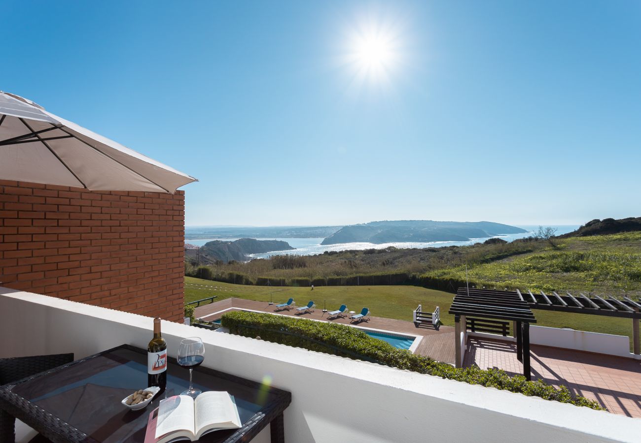 Ferienwohnung in São Martinho do Porto -  Azure- Com vista sobre o Oceano