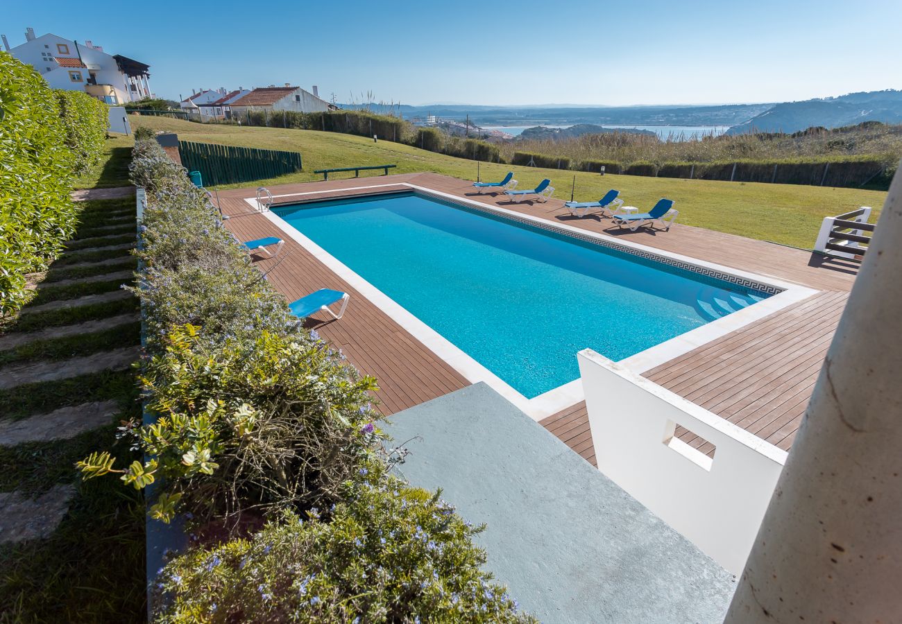 Ferienwohnung in São Martinho do Porto -  Azure- Com vista sobre o Oceano