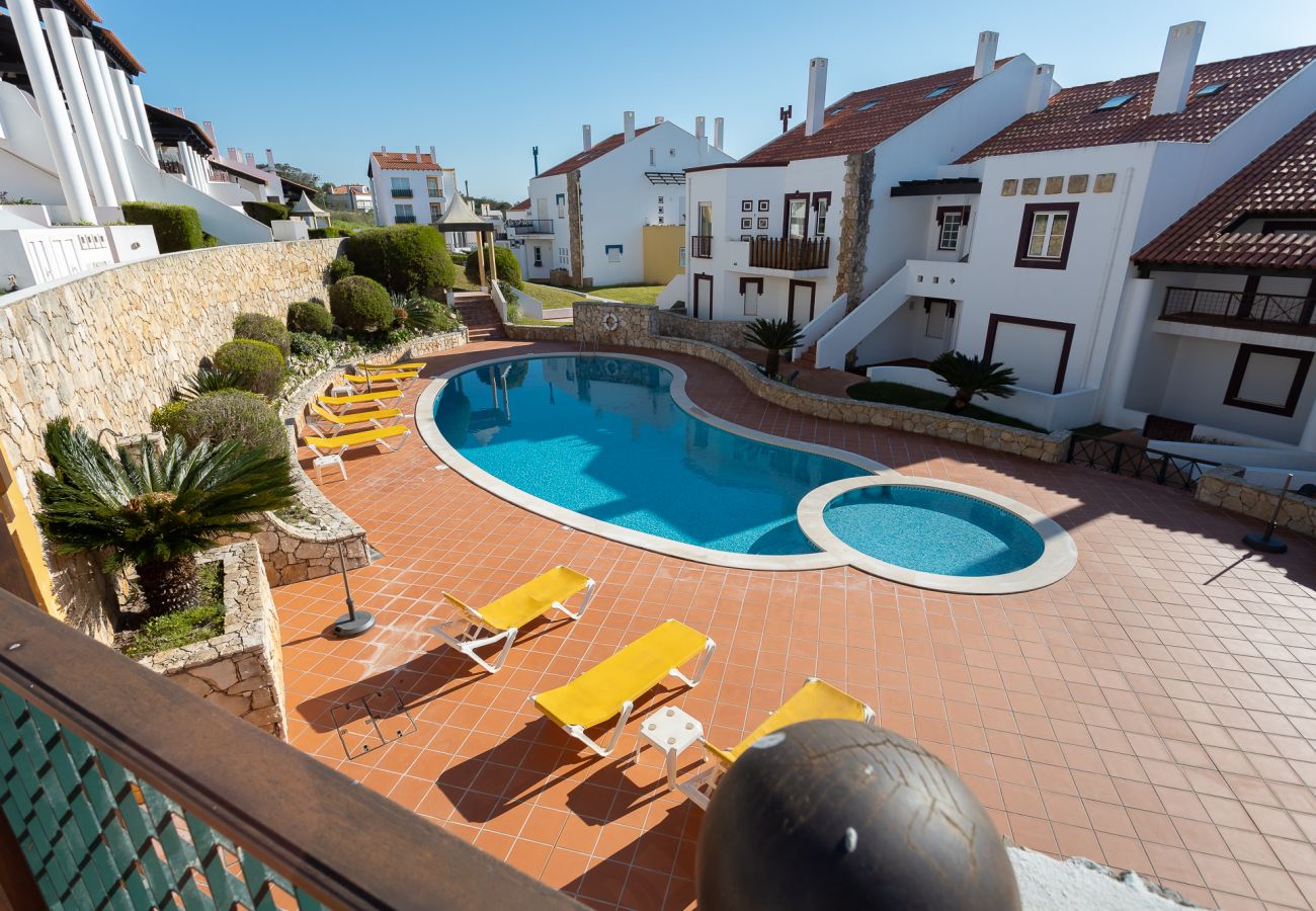 Ferienwohnung in São Martinho do Porto - Surf - In front of the Ocean