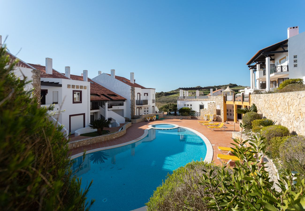 Ferienwohnung in São Martinho do Porto - Surf - In front of the Ocean