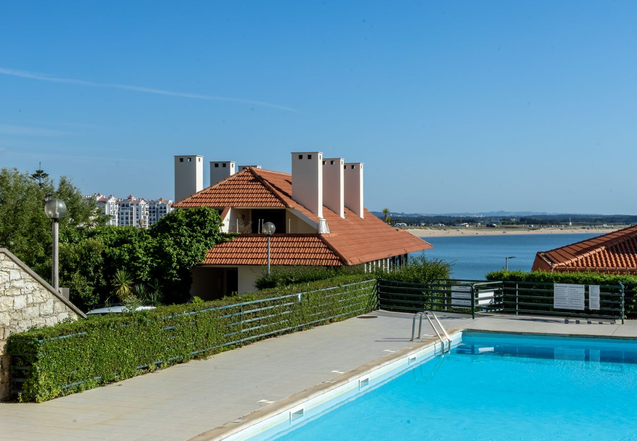 Ferienwohnung in São Martinho do Porto - Baía - with a bay view