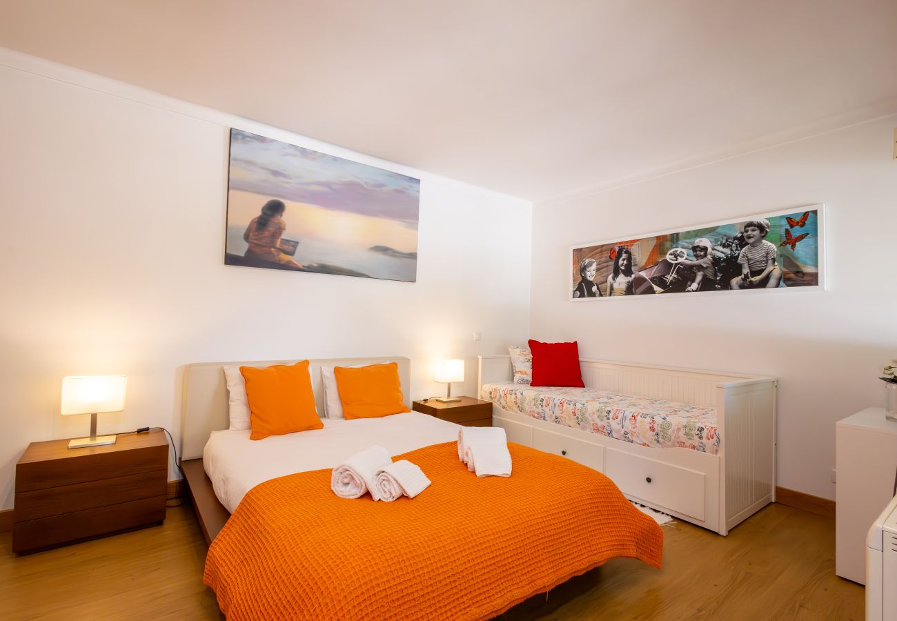 Apartment in São Martinho do Porto - Cais