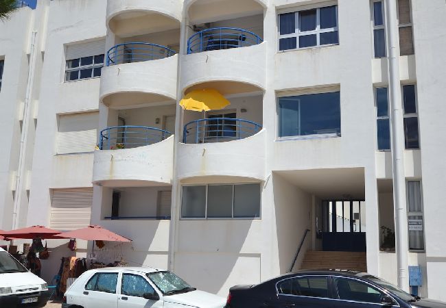 Apartment in São Martinho do Porto - SUNSET 1 Marginal- In front of the beach