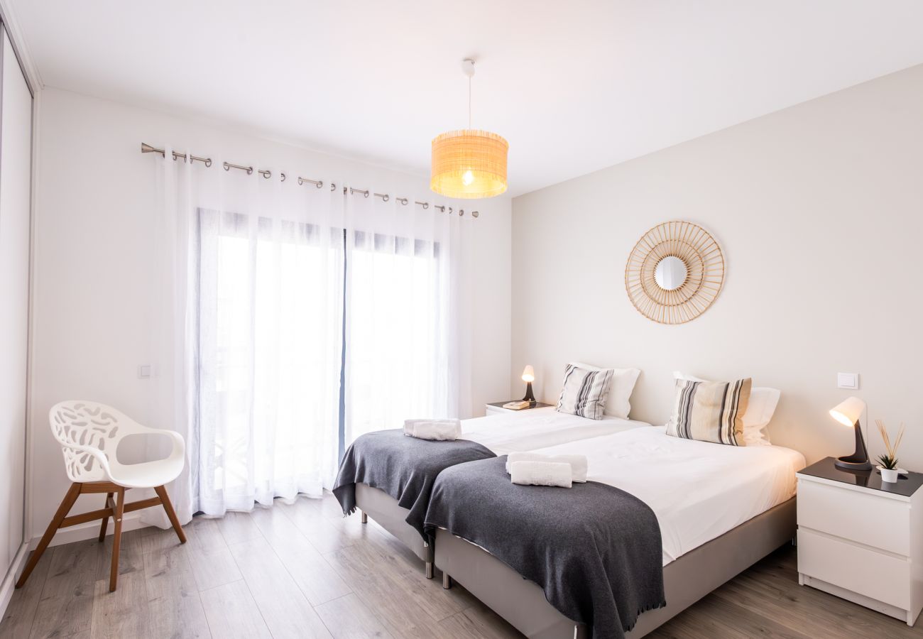 Apartment in São Martinho do Porto -  Sol e mar T3 Apartamento Moderno!