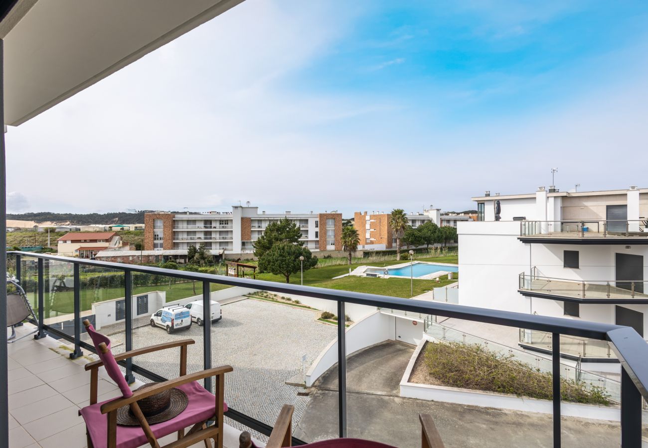 Apartment in São Martinho do Porto -  Sol e mar T3 Apartamento Moderno!