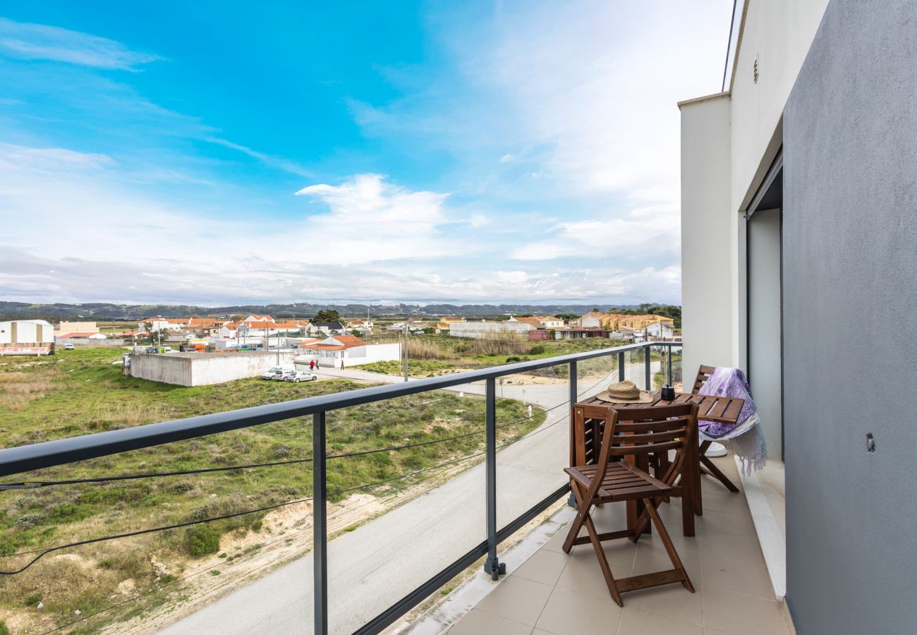 Apartment in São Martinho do Porto -  Sol e mar T3 Apartamento Moderno!