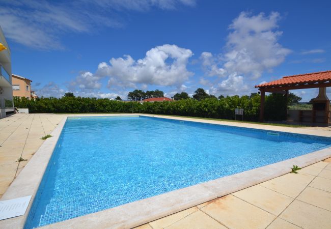 Apartment in São Martinho do Porto - Carmona A com vista para a piscina