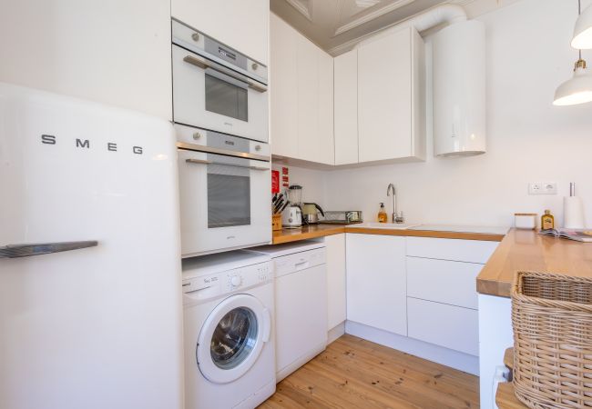 Terraced House in São Martinho do Porto - Charming beach house Terraced House in São Martinho do Porto - Charming beach house