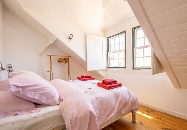 Terraced House in São Martinho do Porto - Charming beach house Terraced House in São Martinho do Porto - Charming beach house