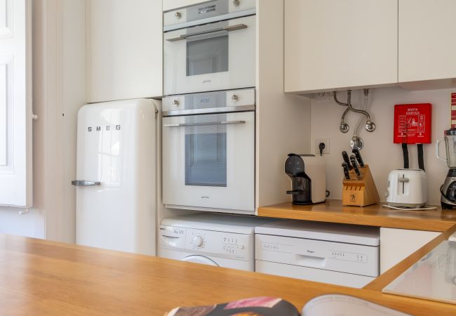 Terraced House in São Martinho do Porto - Charming beach house Terraced House in São Martinho do Porto - Charming beach house