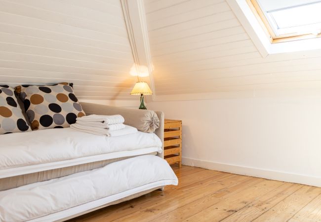 Terraced House in São Martinho do Porto - Charming beach house Terraced House in São Martinho do Porto - Charming beach house