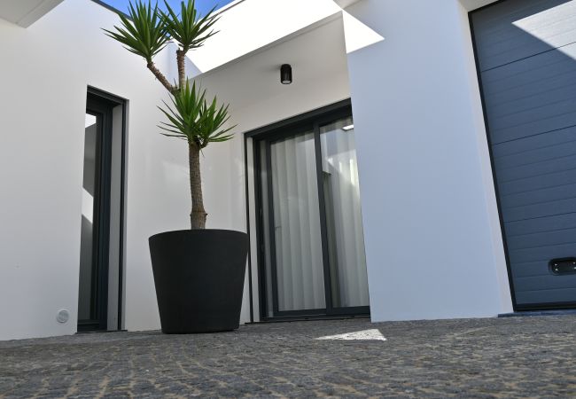 Villa in São Martinho do Porto - Villa Olivia  Villa in São Martinho do Porto - Villa Olivia